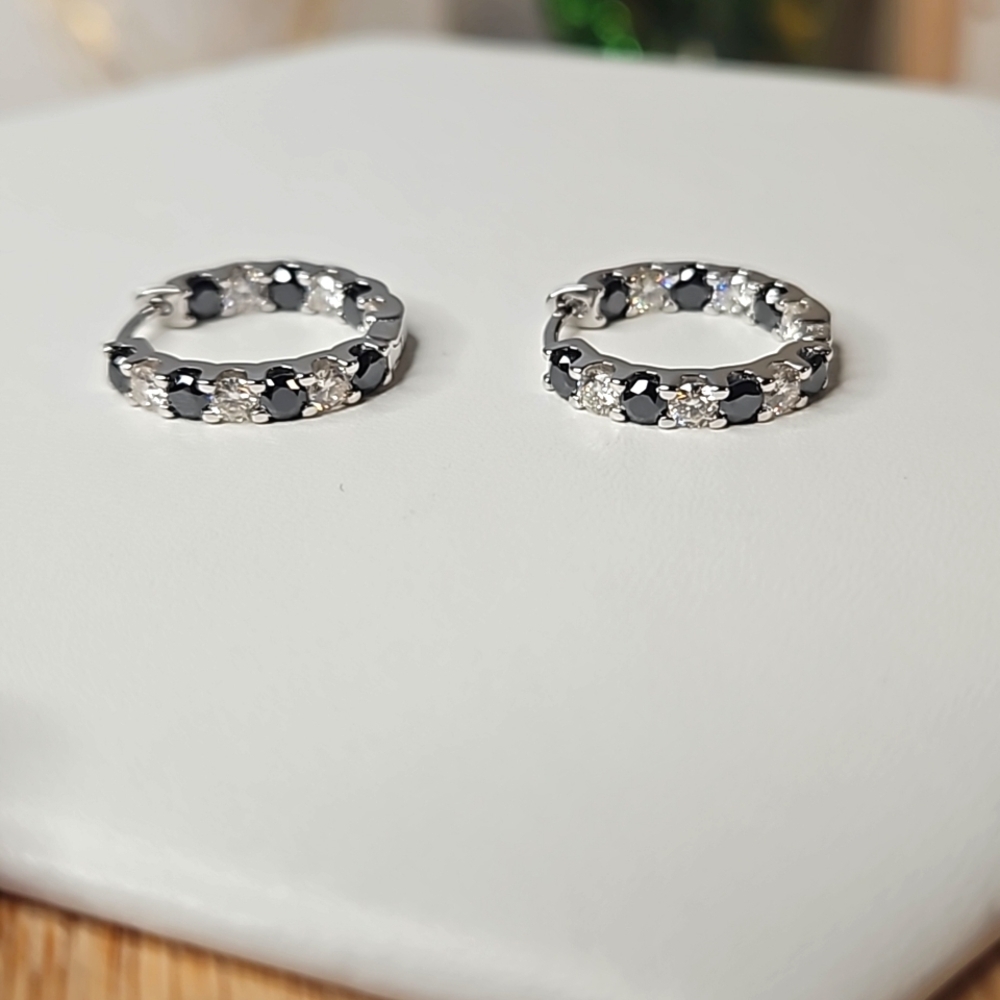 In and Out Black and White Moissanites